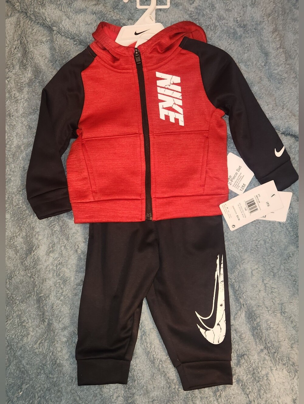 NEW Boys Nike Colorblock Therma-FIT Zip Up Hooded Sweatsuit (Size 12M)